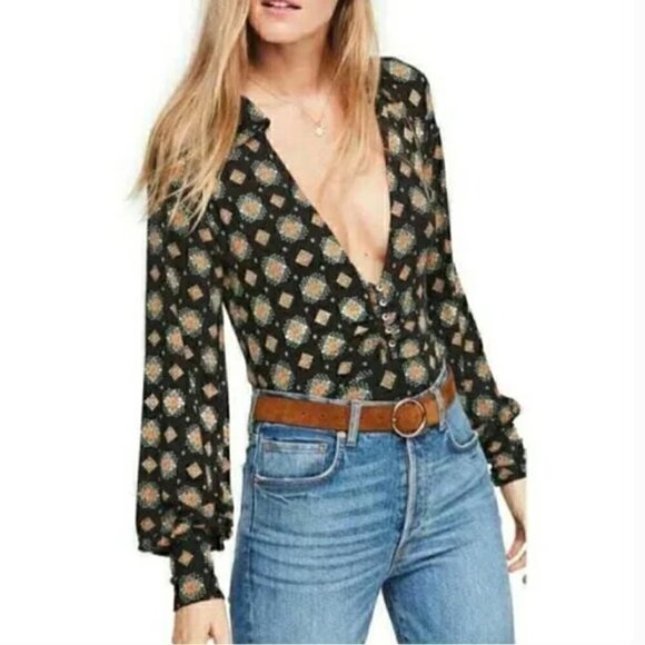 Free People Sydneys Party Top XS Medallion Printed Deep V Revolve Black Trendy - Picture 2 of 16